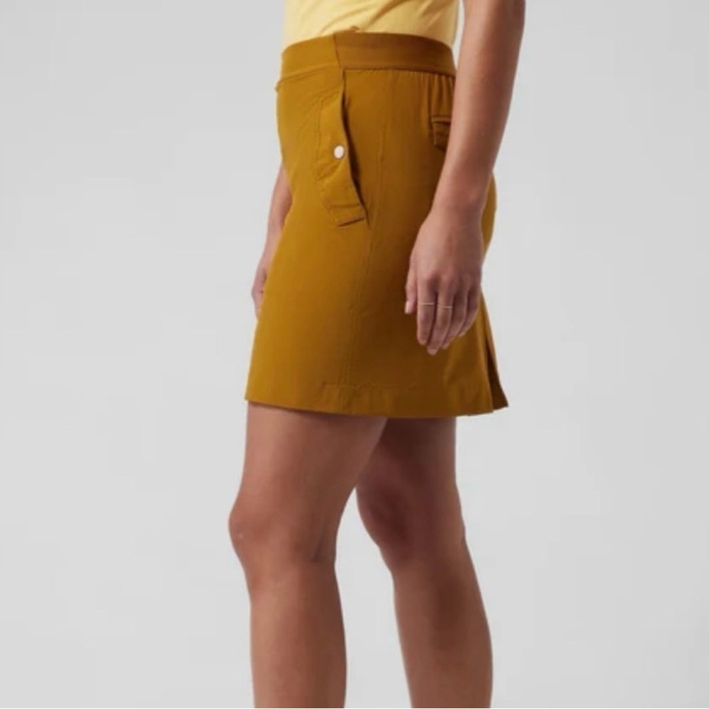 Athleta Vienna Cargo Skort Size 12 mustard